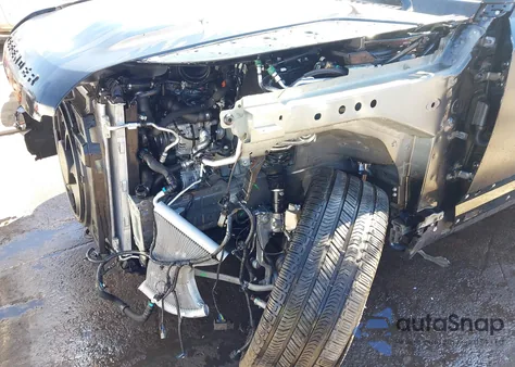 2025 Land Rover Defender 130 P400 X-Dynamic Se z USA, uszkodzony, nr VIN SALE2FEU4S2410234